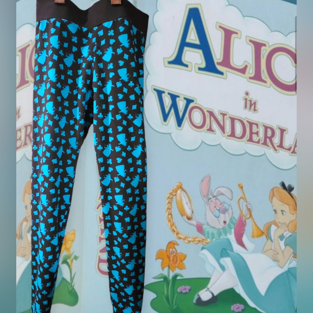Disney Alice in Wonderland Queen of Hearts Black and Turqouise Small Leg…